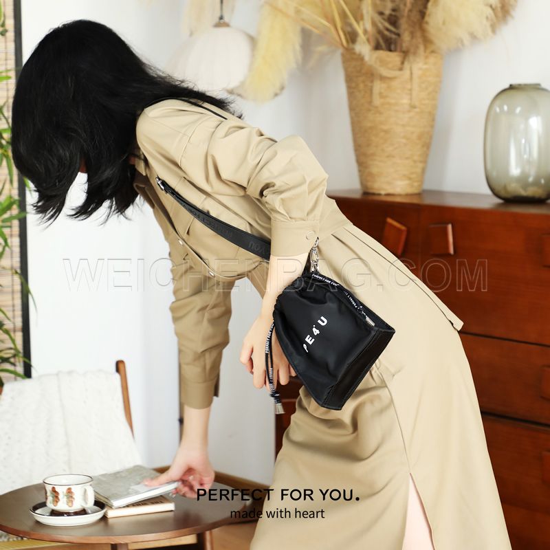 The new perfect for you shoulder bag 6481-001